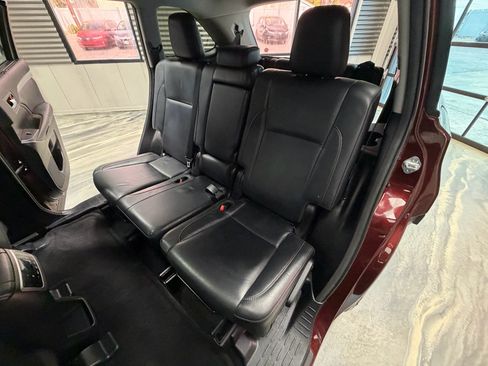 Used 2018 Toyota Highlander XLE FWD image 8
