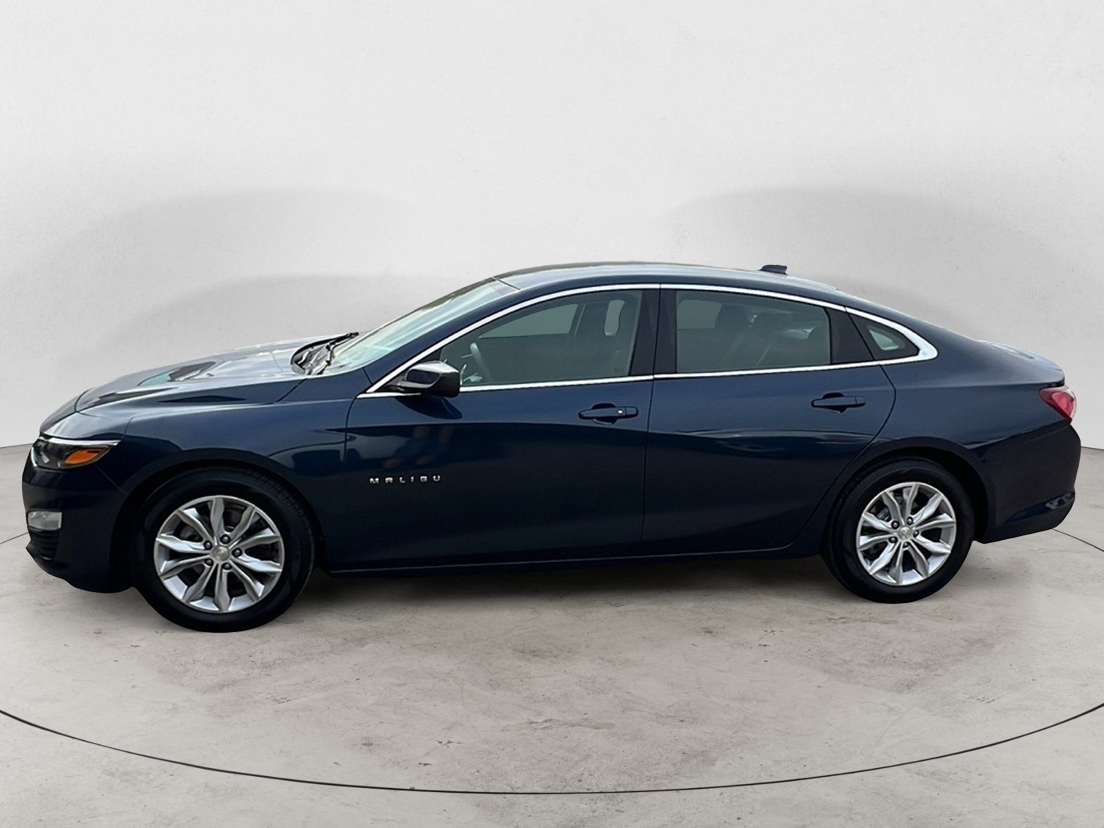 Used 2020 Chevrolet Malibu LT FWD image 3