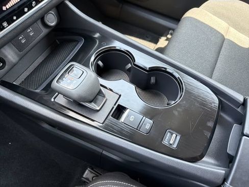 Used 2025 Nissan Rogue SV FWD image 19