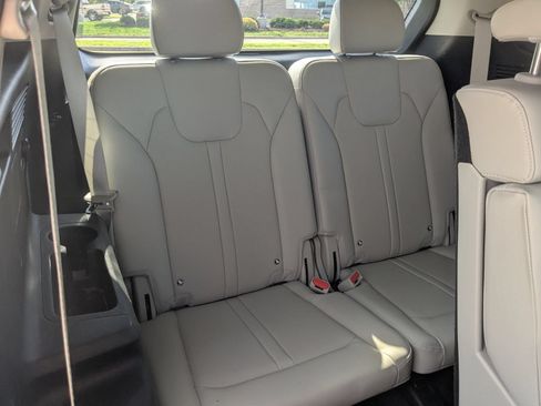 Used 2024 Kia Sorento S w/ Panoramic Sunroof Package FWD image 39