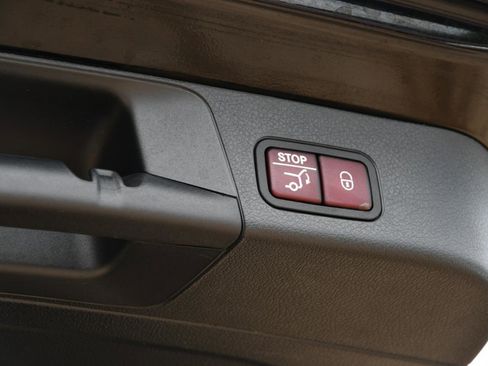 Used 2024 Mercedes-Benz GLB 250 image 8