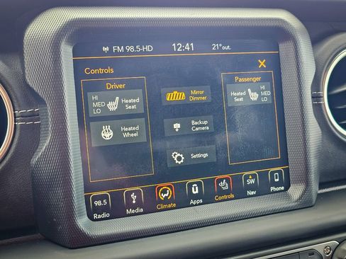 Used 2018 Jeep Wrangler Unlimited Sahara image 22