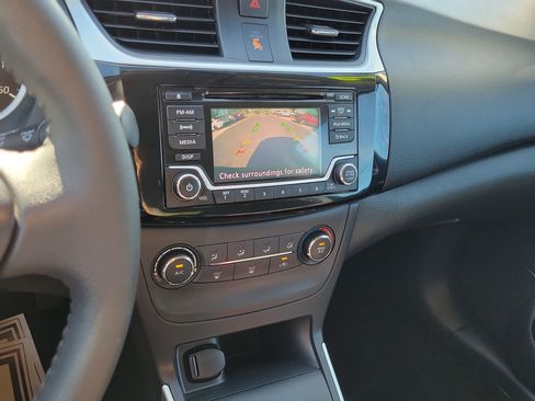 Used 2017 Nissan Sentra SV FWD image 26