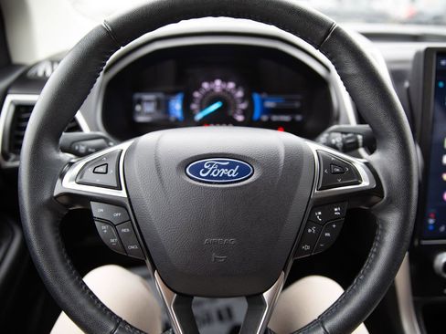 Used 2024 Ford Edge SEL image 10