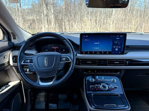 Used 2023 Lincoln Nautilus Reserve w/ Equipment Group 202A image 22