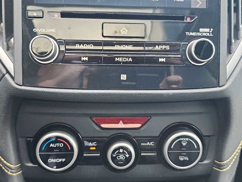 Used 2021 Subaru Crosstrek 2.5i Sport w/ Moonroof Package image 19