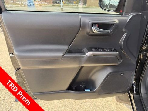 Used 2023 Toyota Tacoma TRD Off-Road w/ TRD Premium Off Road Package image 19