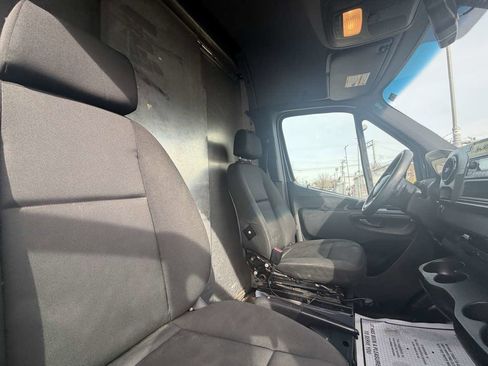 Used 2019 Mercedes-Benz Sprinter 144 image 18