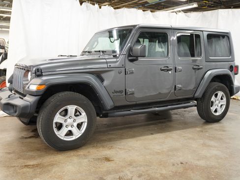 Used 2022 Jeep Wrangler Unlimited Sport AWD/4WD image 9