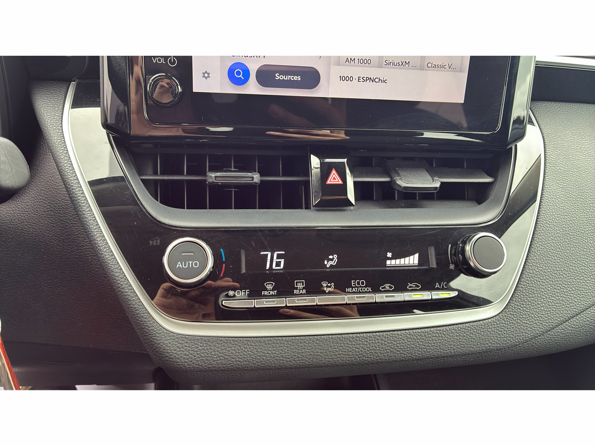Used 2025 Toyota Corolla LE FWD image 15