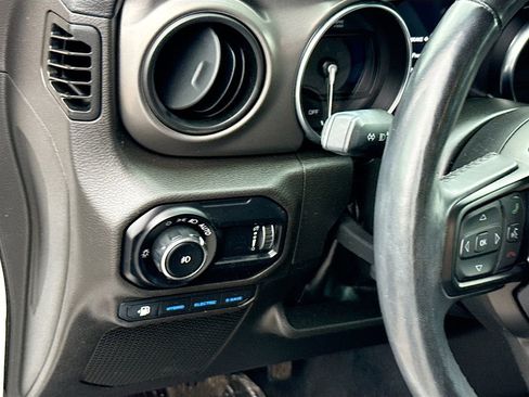 Used 2023 Jeep Wrangler Unlimited w/ Cold Weather Group image 11