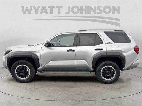 Used 2025 Toyota 4Runner TRD Off-Road Premium image 2