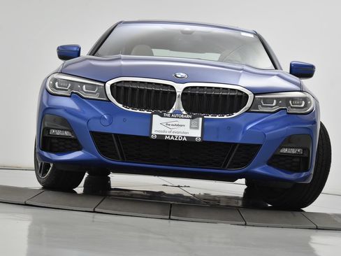 Used 2022 BMW 330i xDrive Sedan w/ M Sport Package AWD/4WD image 5