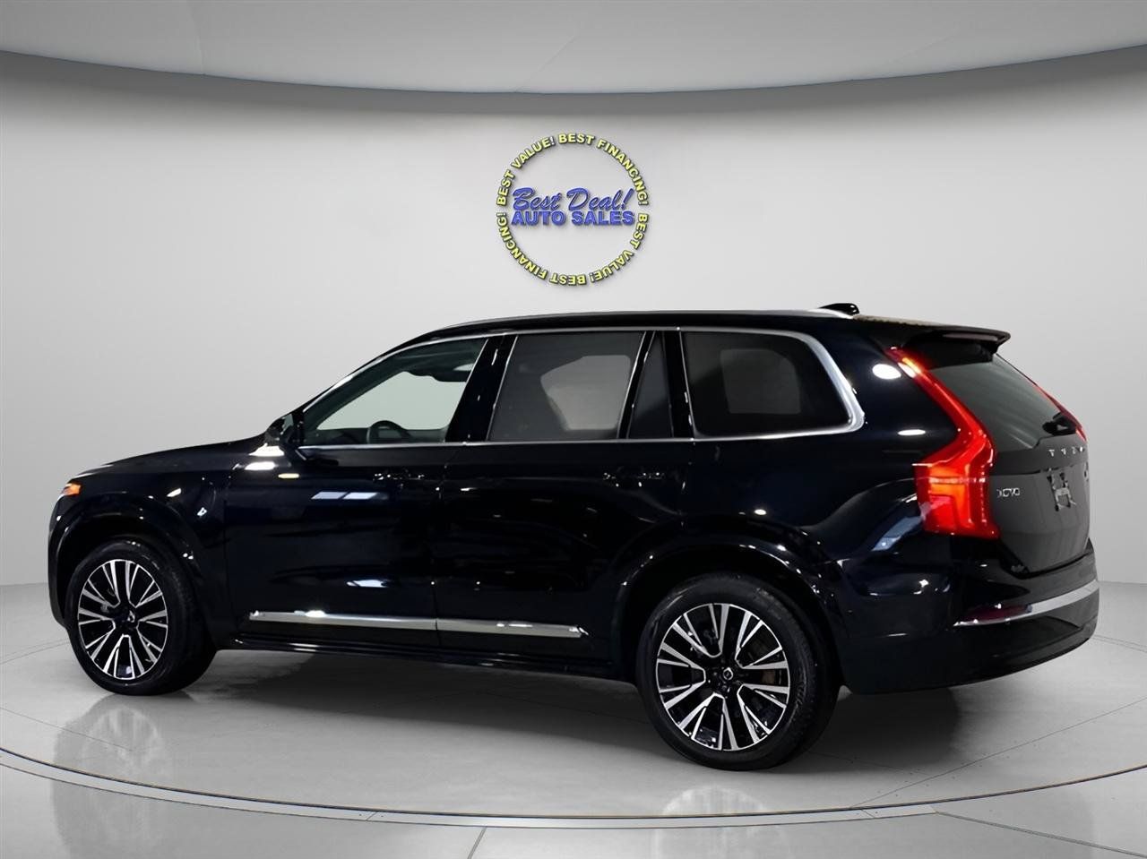 Used 2024 Volvo XC90 T8 Plus AWD/4WD image 3