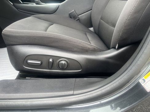 Used 2016 Chevrolet Malibu LT FWD image 19