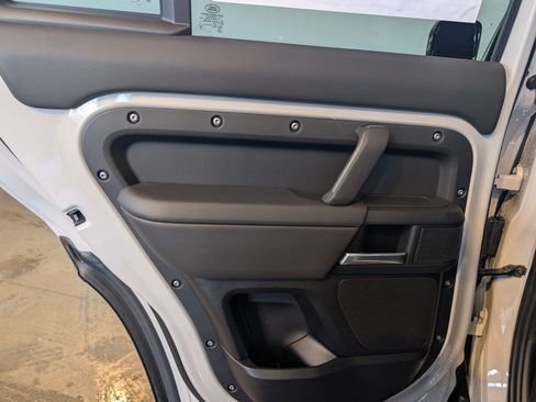 New 2026 Land Rover Defender 130 X-Dynamic SE image 23