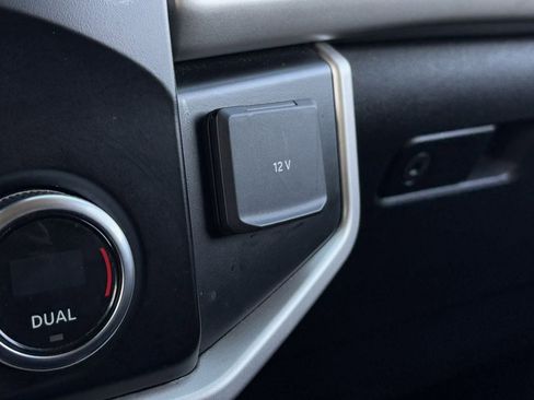 Used 2024 Ford Expedition XLT image 21