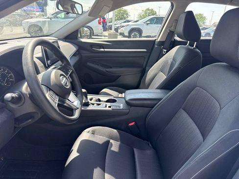Used 2022 Nissan Altima 2.5 SV AWD/4WD image 13