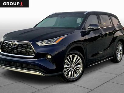 Certified 2025 Toyota Highlander Platinum