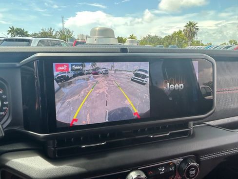 Used 2024 Jeep Wrangler Unlimited Rubicon 392 image 10