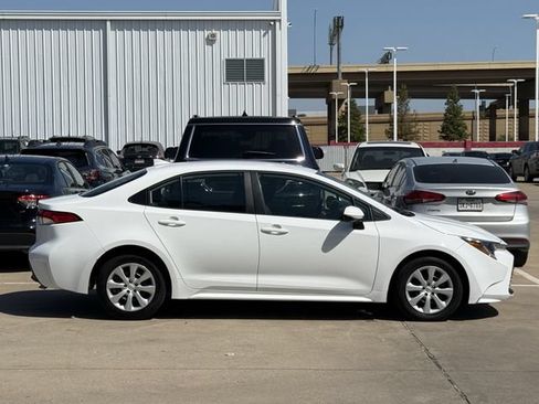 Used 2024 Toyota Corolla LE FWD image 3