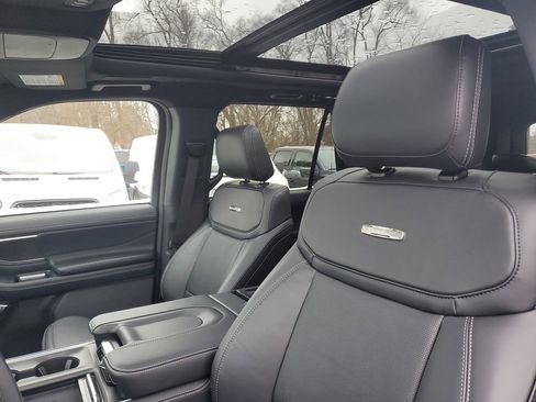 New 2025 Ford Expedition Platinum w/ Stealth Performance Package image 7