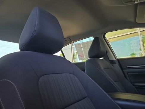 Used 2024 Nissan Altima 2.5 SV FWD image 16