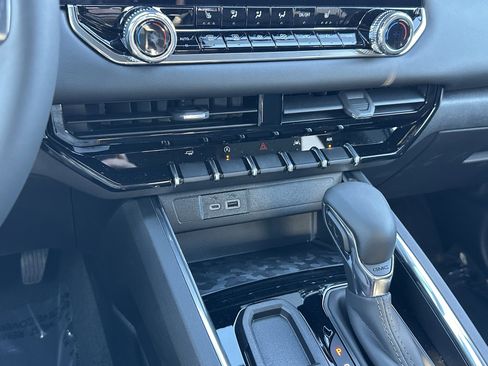 New 2026 GMC Canyon Elevation w/ Convenience Package image 22