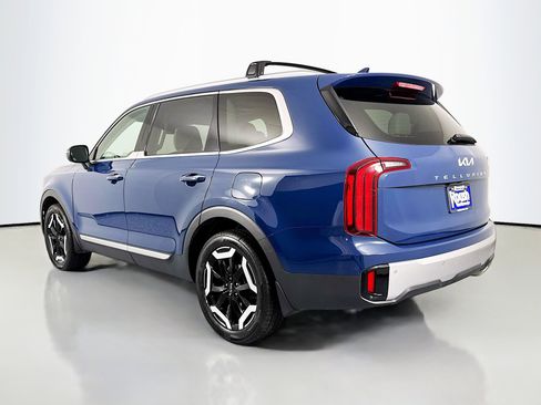 Used 2023 Kia Telluride S w/ S Sunroof Package image 7