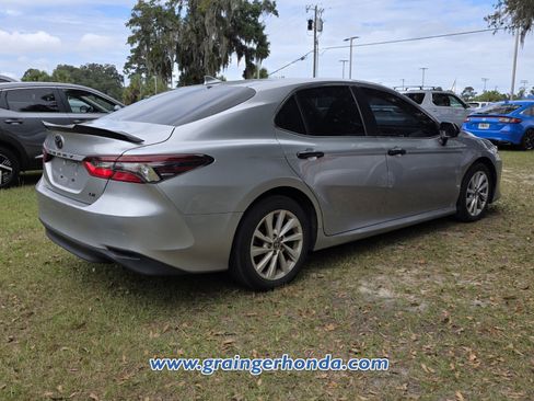 Used 2022 Toyota Camry LE image 7