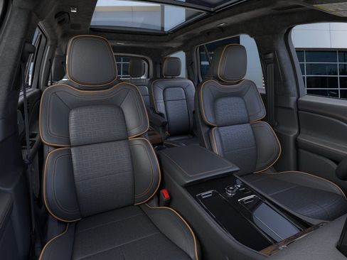 Used 2025 Lincoln Aviator Black Label w/ Jet Appearance Package AWD/4WD image 10
