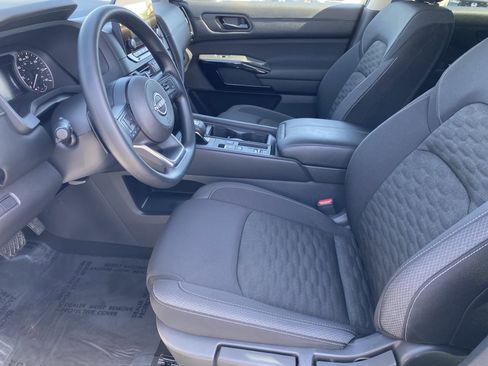 Used 2025 Nissan Pathfinder S w/ Cargo Package image 16