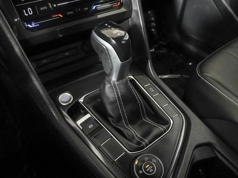 Used 2023 Volkswagen Tiguan SE image 31