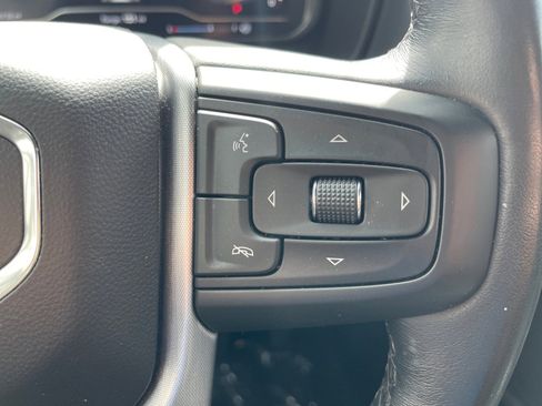 Used 2022 GMC Yukon SLT w/ SLT Premium Package image 17