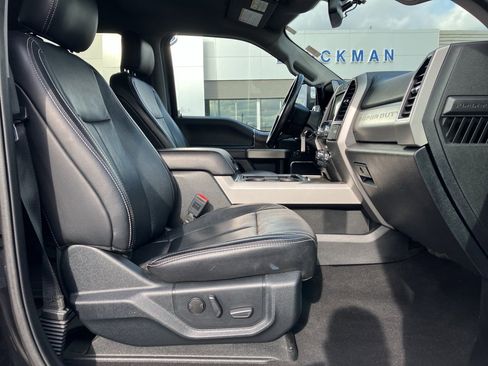 Used 2020 Ford F350 Lariat w/ Chrome Package image 35