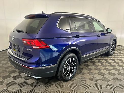 Used 2021 Volkswagen Tiguan SE w/ Panoramic Sunroof Package AWD/4WD image 2