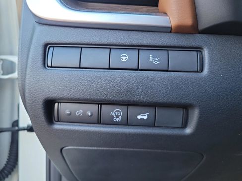 Used 2024 Nissan Rogue Platinum w/ Platinum Premium Package image 18