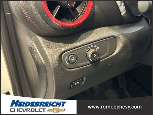 Used 2019 Chevrolet Blazer RS w/ Sun and Wheels Package image 23