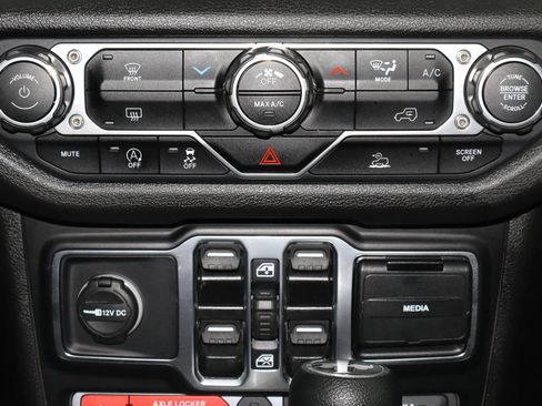 Used 2025 Jeep Wrangler Unlimited Sport AWD/4WD image 26