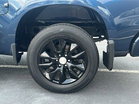 Used 2021 Chevrolet Silverado 1500 Custom image 10