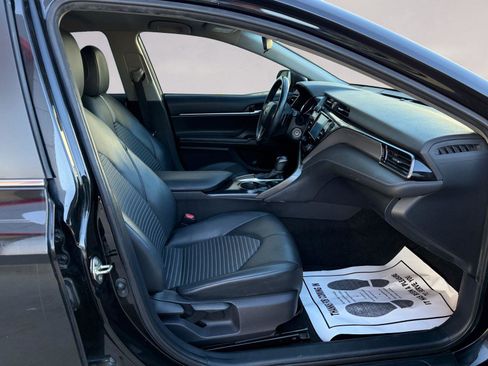 Used 2020 Toyota Camry SE image 15