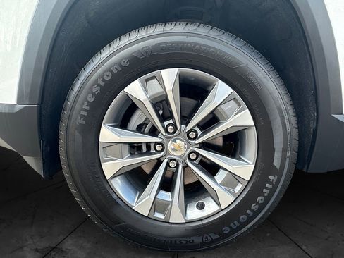 Used 2026 Chevrolet Equinox LT image 14