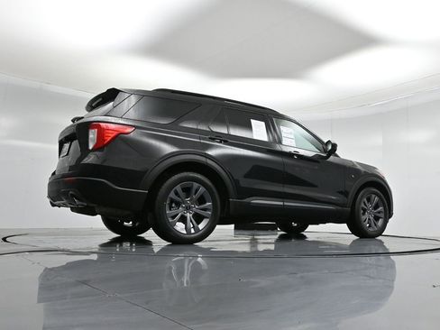 Certified 2022 Ford Explorer XLT w/ Equipment Group 202A image 54