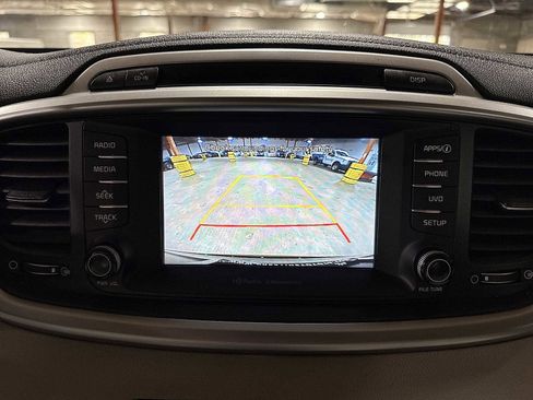 Used 2018 Kia Sorento LX w/ LX V6 Convenience Package image 25