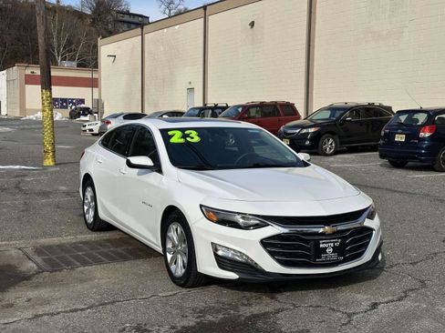 Used 2023 Chevrolet Malibu LT image 1