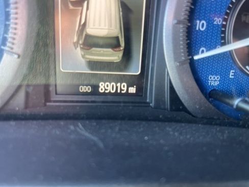 Used 2020 Toyota Sienna XLE image 12