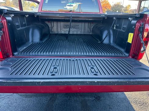 Used 2005 GMC Canyon SLE image 21