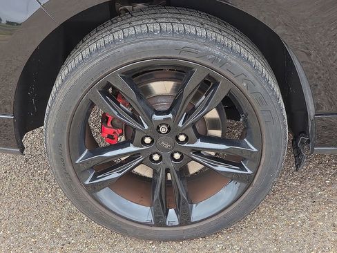 Used 2022 Ford Edge ST w/ Equipment Group 401A AWD/4WD image 10