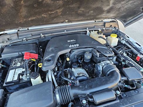 Used 2020 Jeep Gladiator Sport w/ Quick Order Package 24S image 15