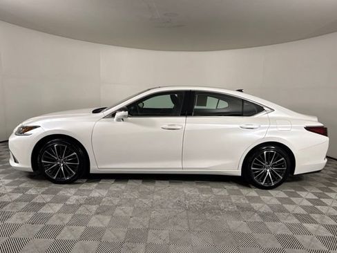 Used 2025 Lexus ES 350 w/ Premium Package FWD image 3